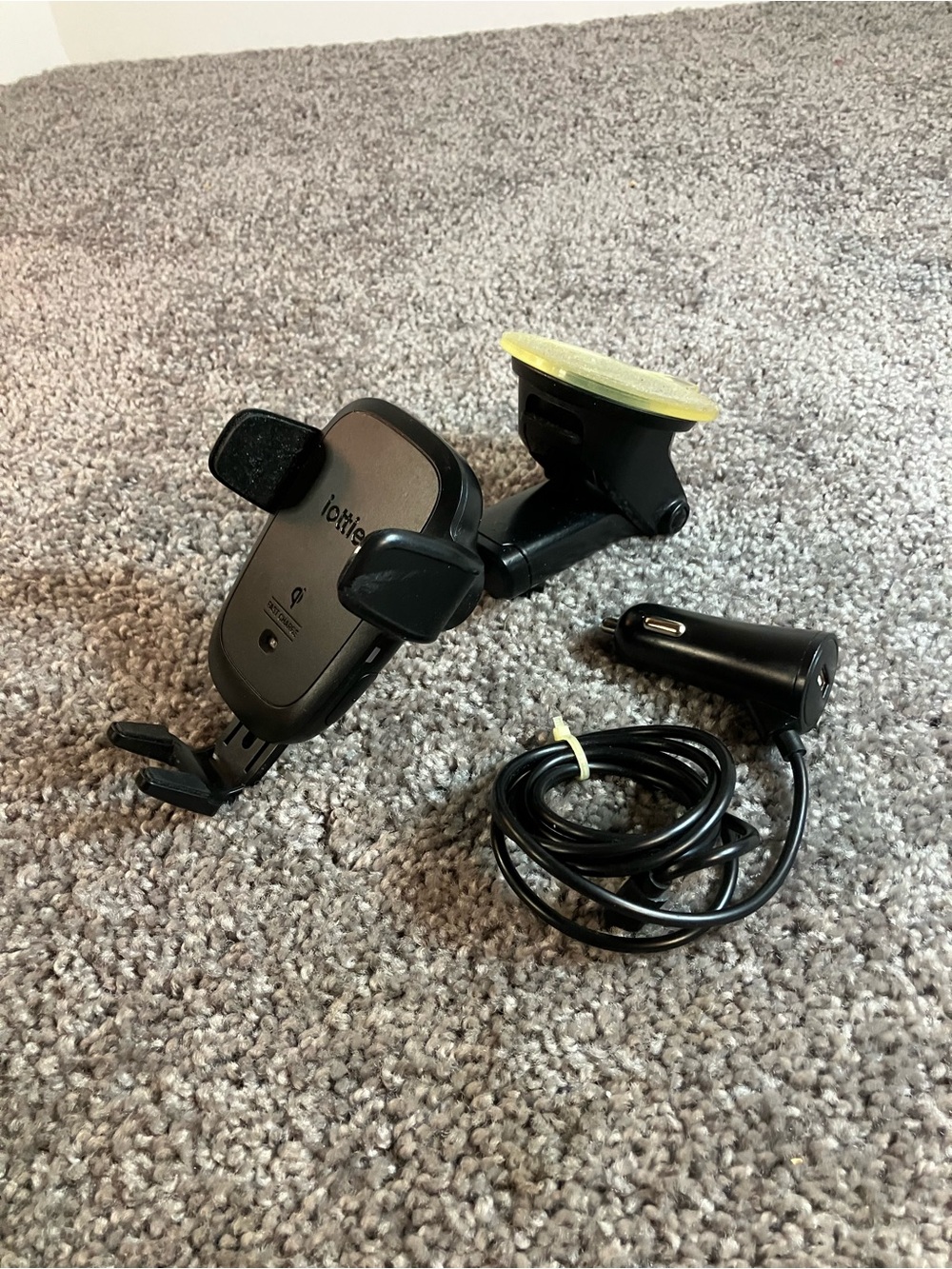 iOttie Car Charger Clamping Dashboard Phone Mount